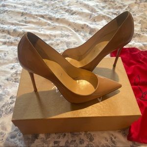 Gently worn Christian Louboutin Decollete 554 100 Patenet in Nude
